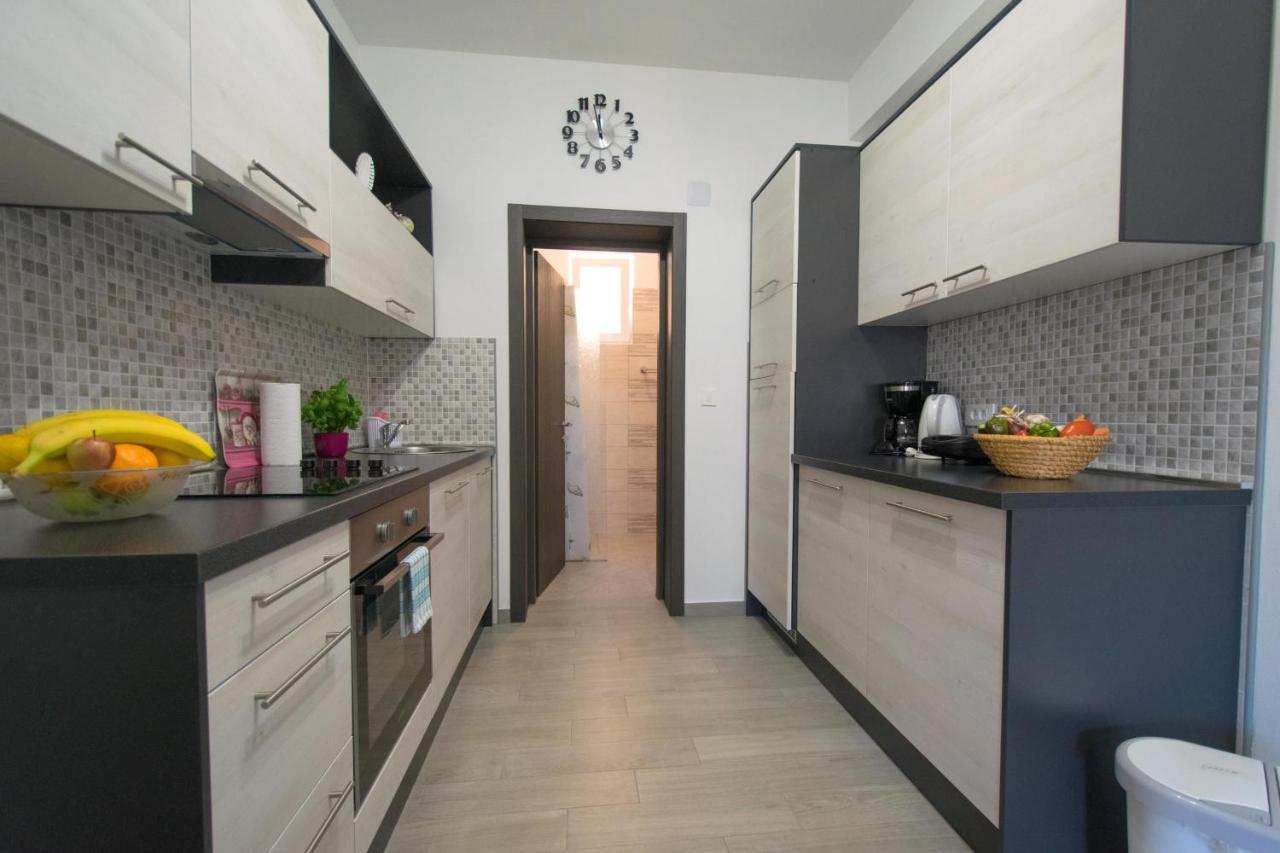 Apartments Mladenka Малинська Екстер'єр фото