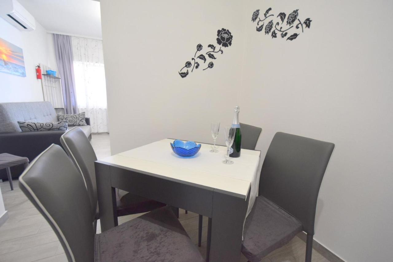 Apartments Mladenka Малинська Екстер'єр фото