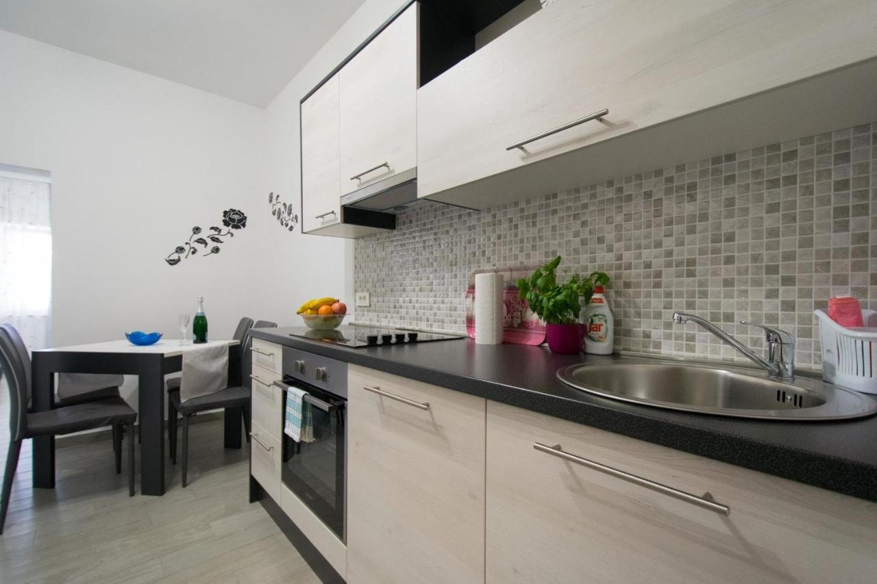 Apartments Mladenka Малинська Екстер'єр фото