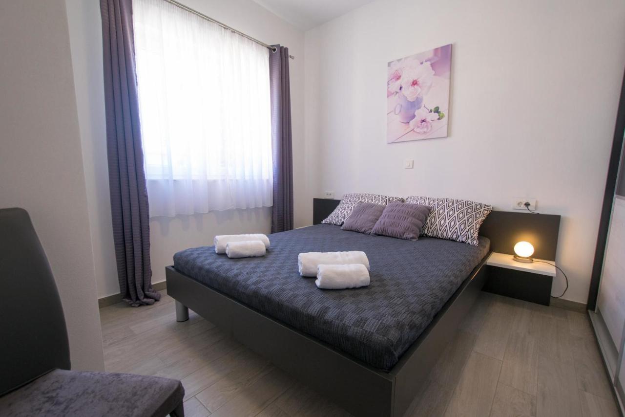 Apartments Mladenka Малинська Екстер'єр фото