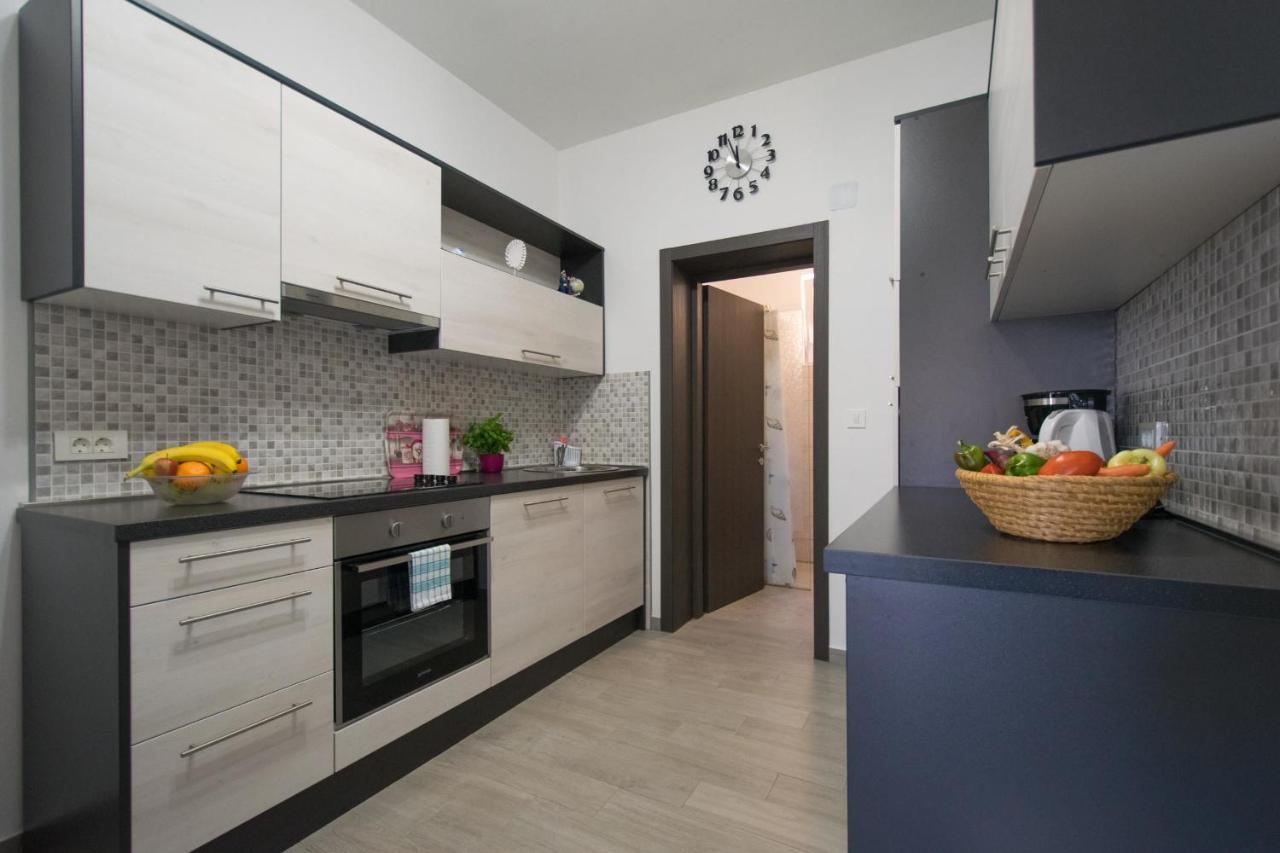 Apartments Mladenka Малинська Екстер'єр фото