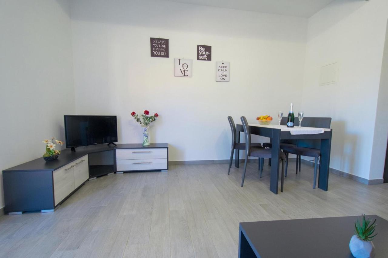 Apartments Mladenka Малинська Екстер'єр фото